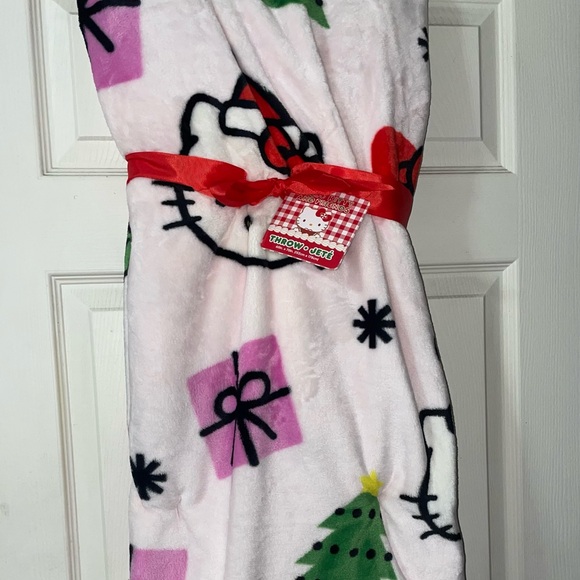 Hello Kitty Christmas Present throw blanket 🎄 - Picture 1 of 2